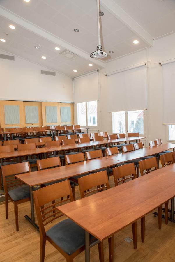 Hotelli Kaustinen Ngoại thất bức ảnh